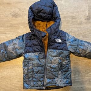 THE North Face Reversible Mount Chimborazo Jacket